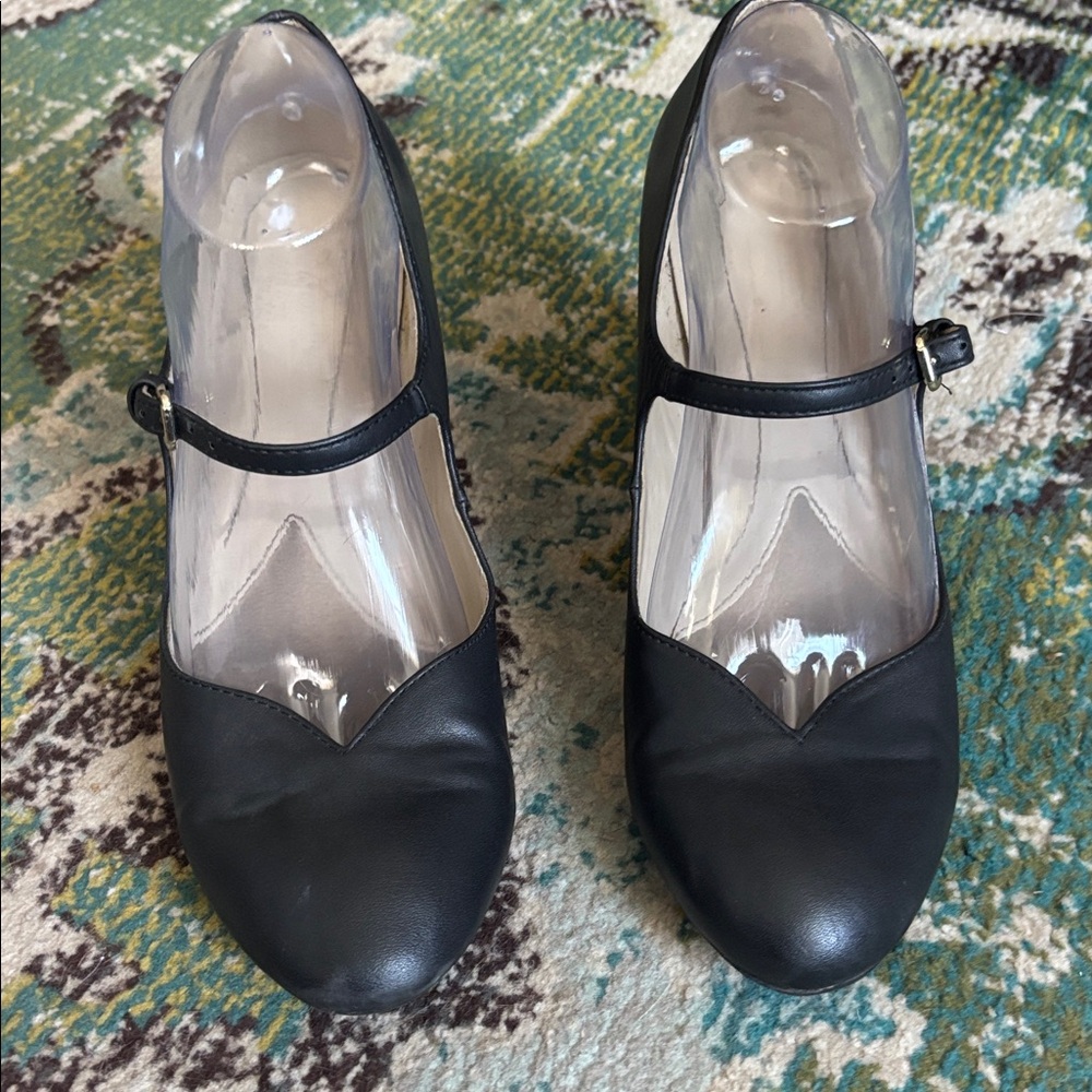 Naturalizer Black Women's Heels great for dancing/orchestra 
Some wear see pics